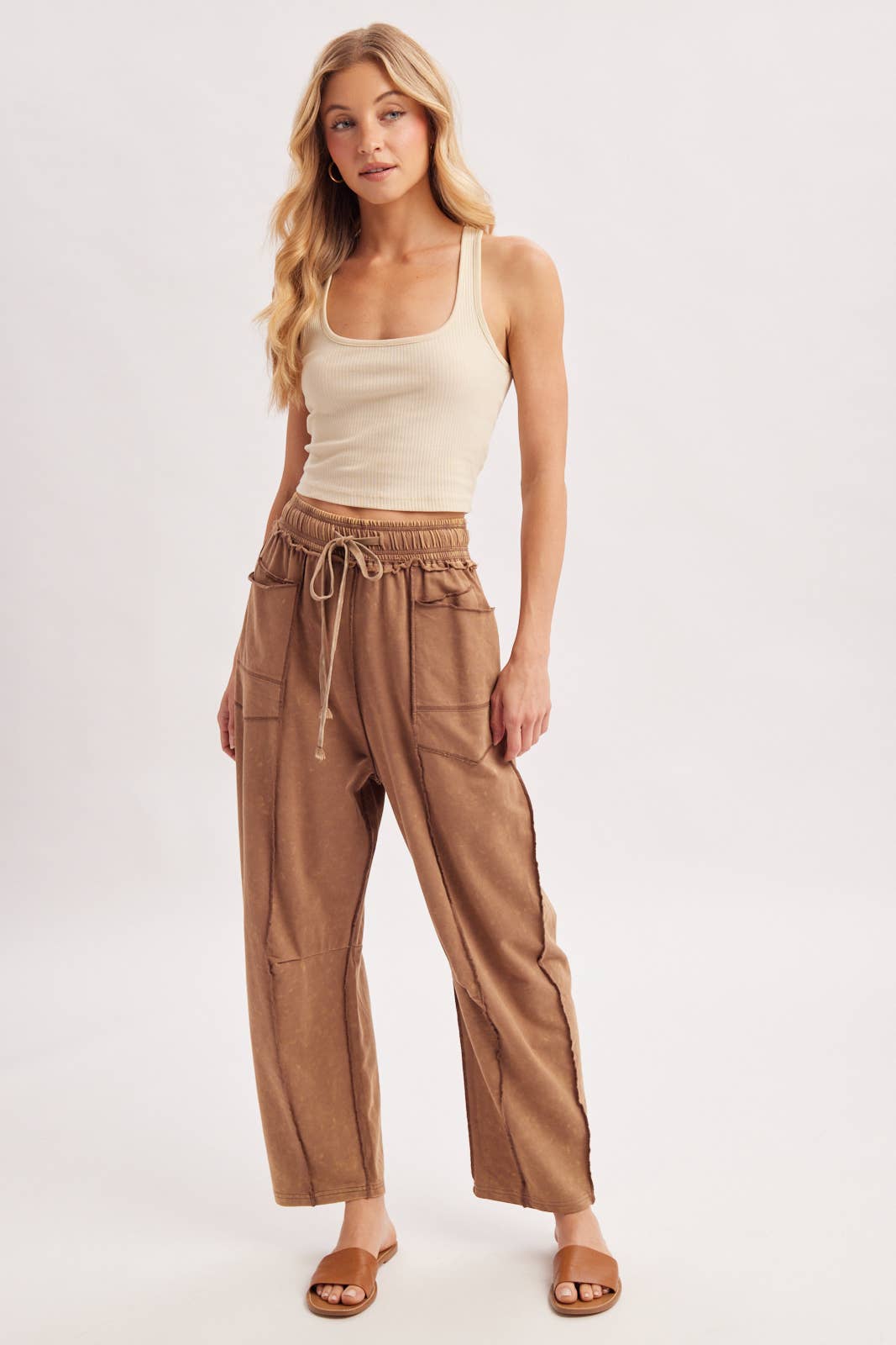 WASHED-OUT EXPOSED SEAM BARREL PANTS