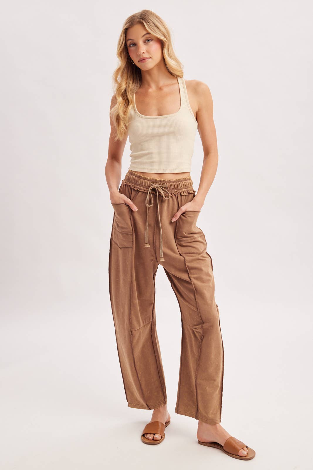 WASHED-OUT EXPOSED SEAM BARREL PANTS