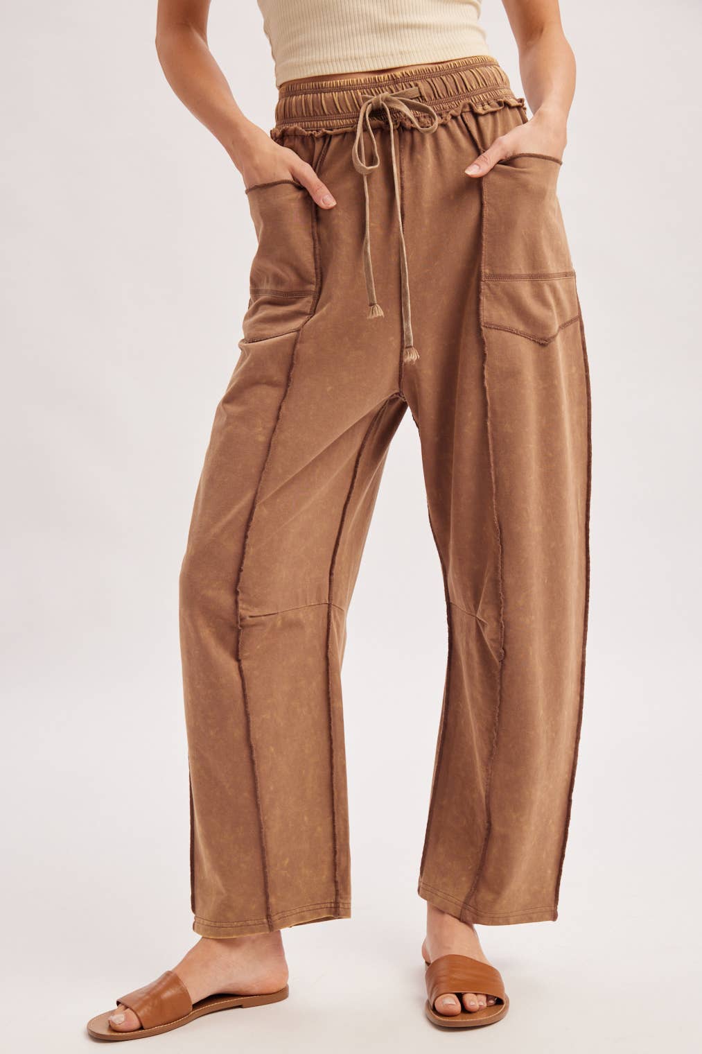 WASHED-OUT EXPOSED SEAM BARREL PANTS