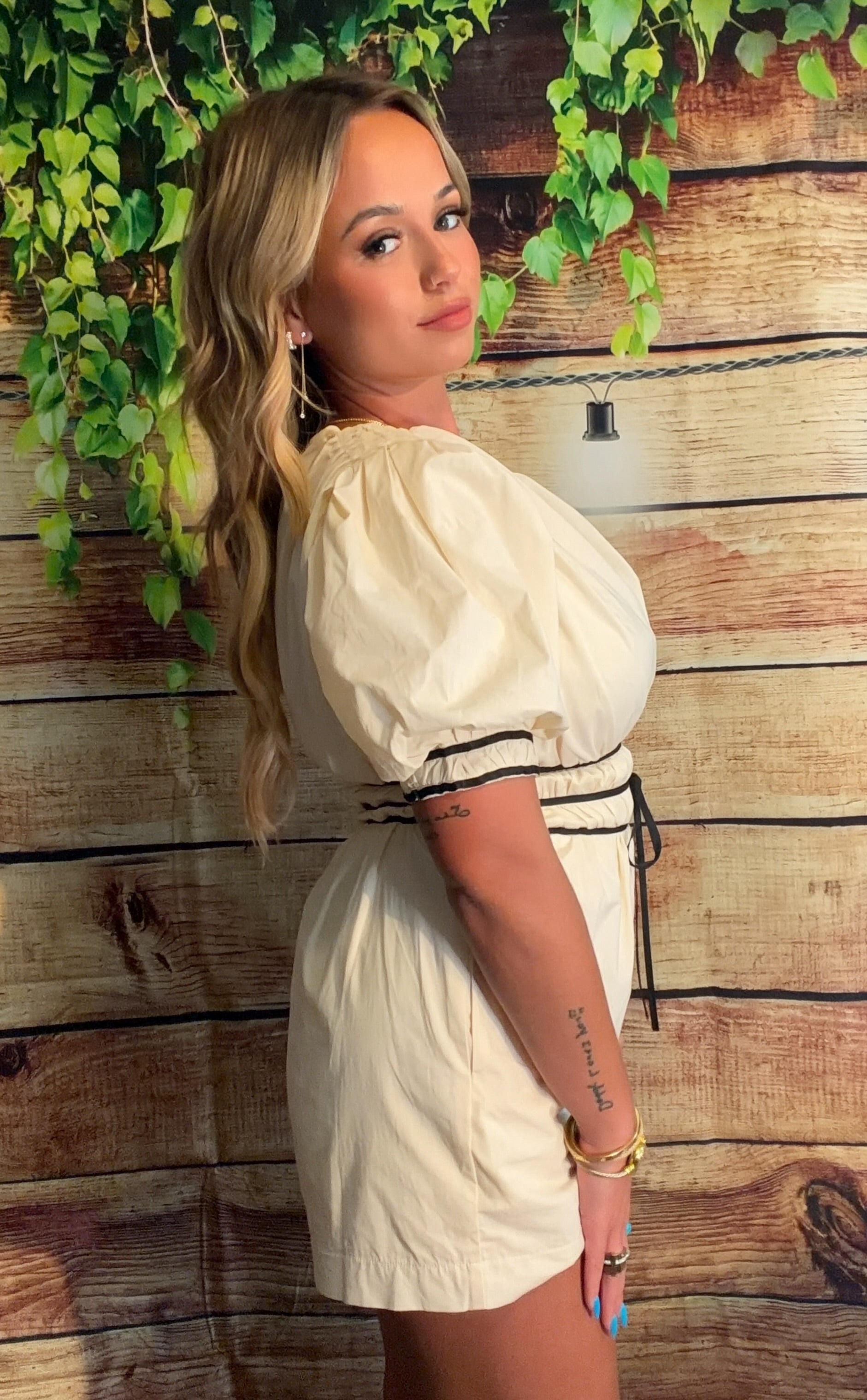 WOMEN'S SHORT SLEEVE FRONT POCKETS COLORBLOCK TRIM DETAILED ROMPER