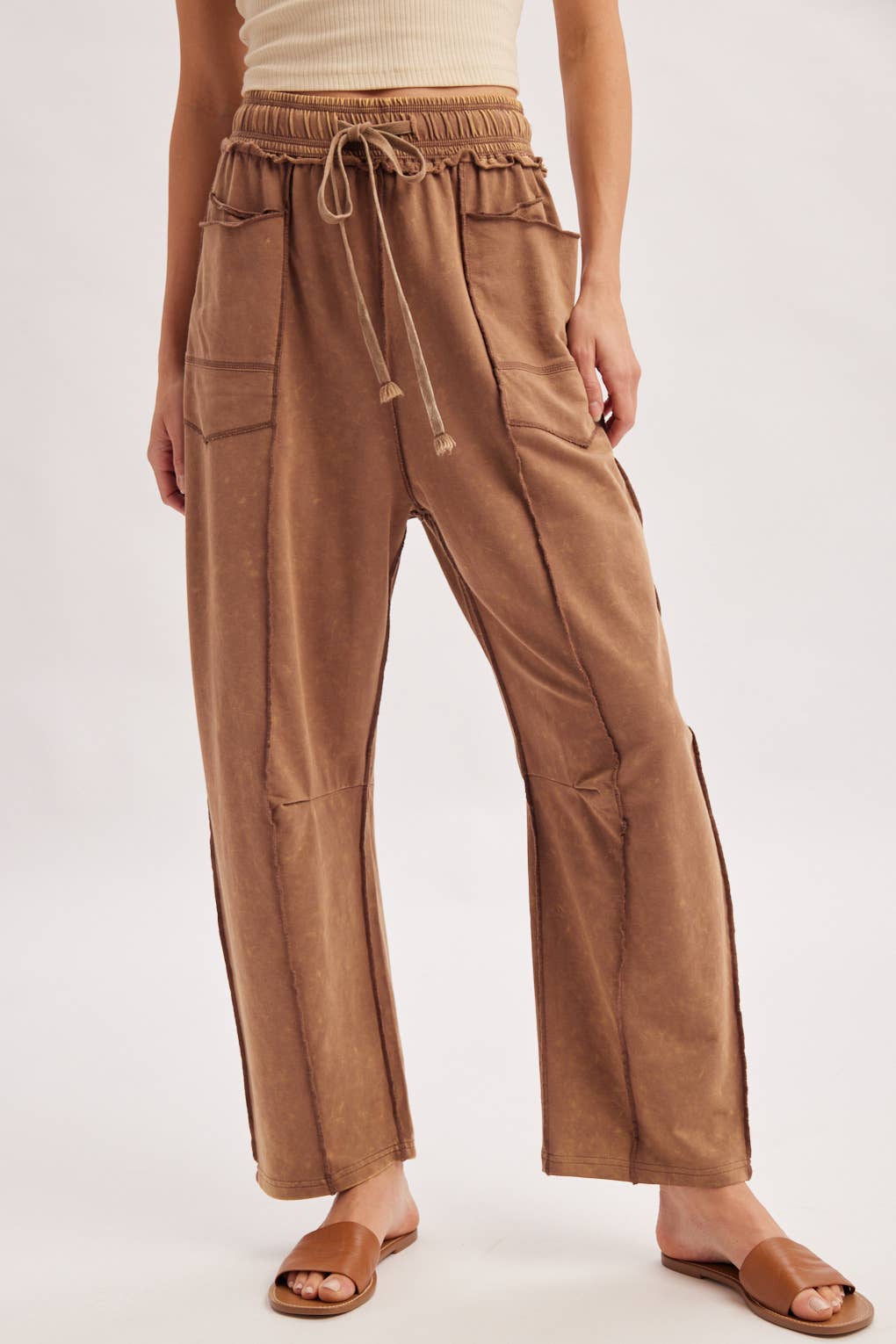 WASHED-OUT EXPOSED SEAM BARREL PANTS