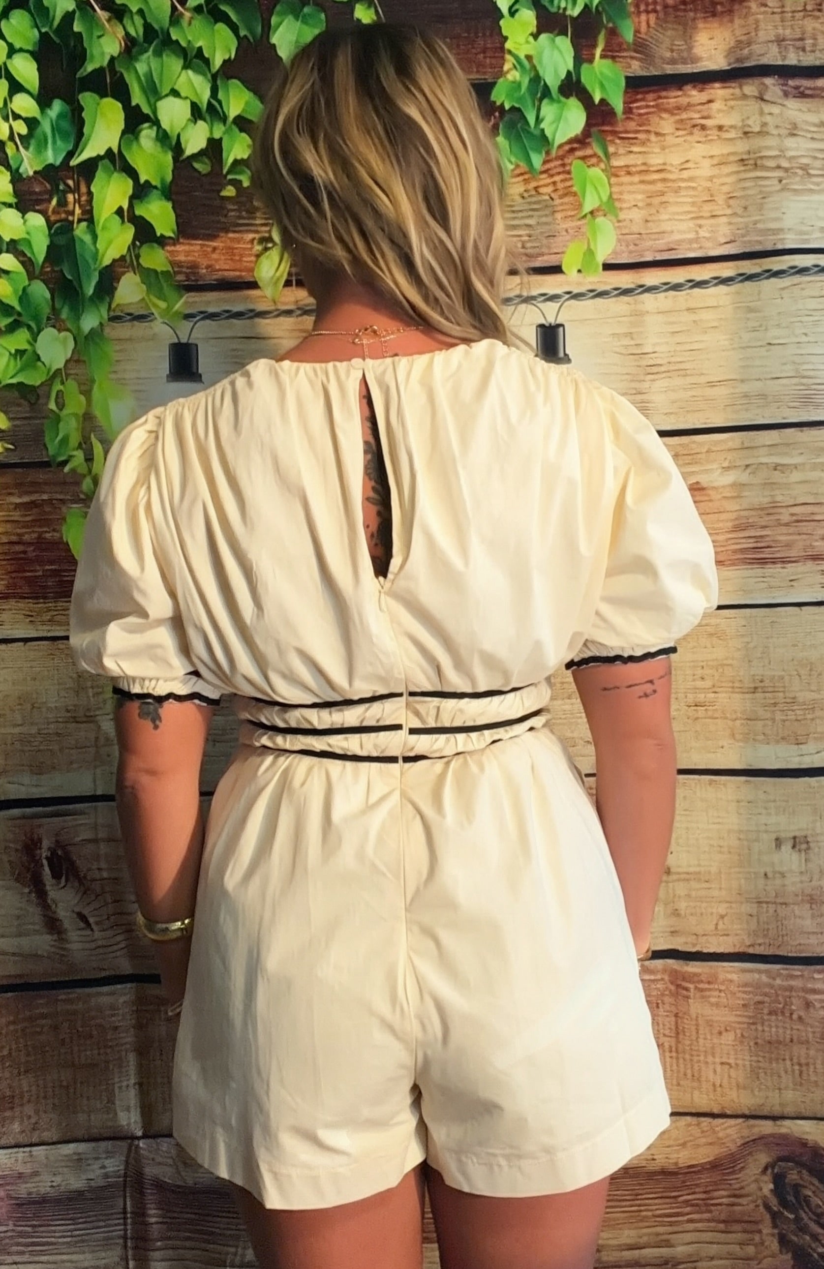 WOMEN'S SHORT SLEEVE FRONT POCKETS COLORBLOCK TRIM DETAILED ROMPER