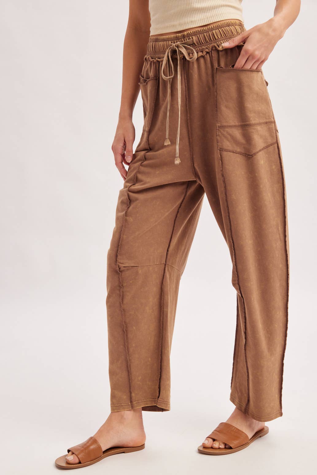 WASHED-OUT EXPOSED SEAM BARREL PANTS